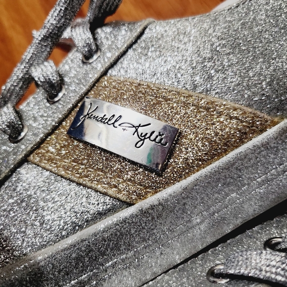 SoLD!Kendall & Kylie sneakers - Picture 3 of 8